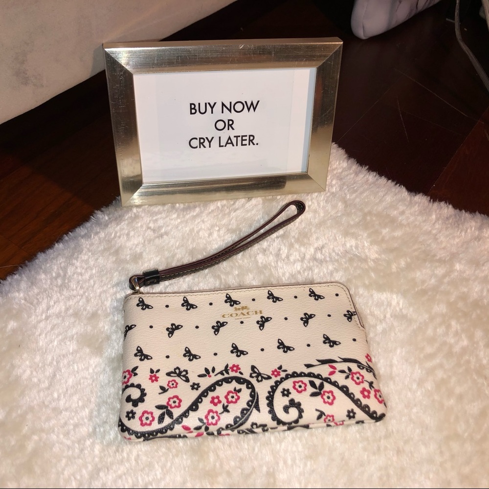 Coach wristlet 🎀